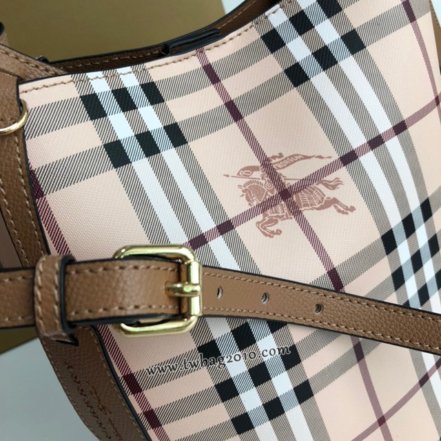 Burberry專櫃經典Haymarket格紋肩背女包 巴寶莉簡約風格斜背水桶包 yxb1522